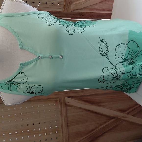 Tops - Floral Green Sleeveless Top